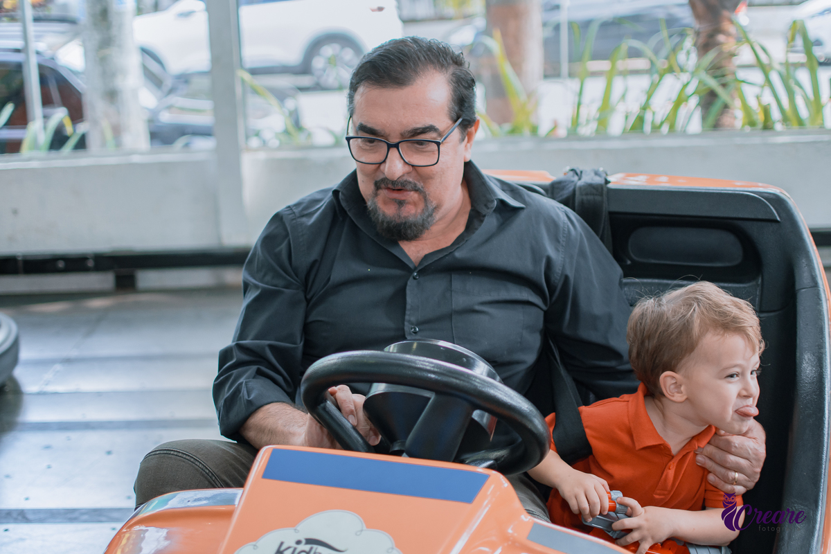 fotografia de aniversário de 3 anos de menino. Decoração tema Patrulha canina. Fotógrafo. Festa em casa.