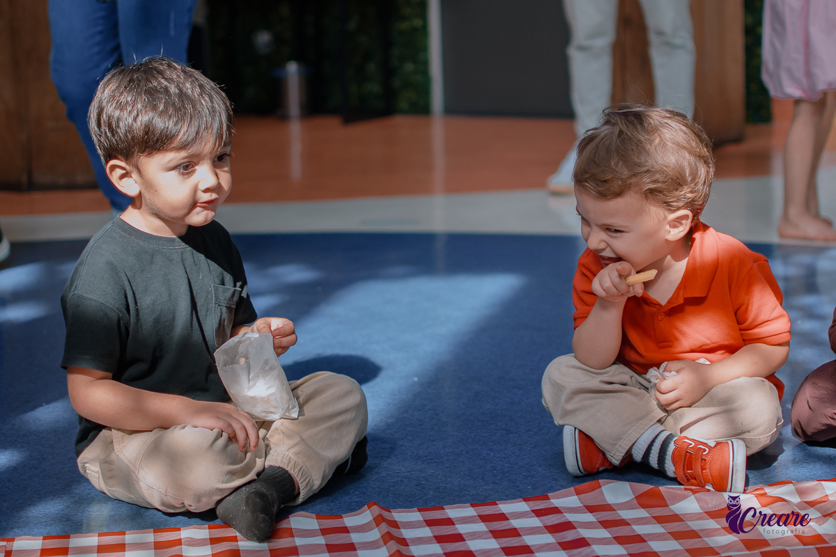 fotografia de aniversário de 3 anos de menino. Decoração tema Patrulha canina. Fotógrafo. Festa em casa.