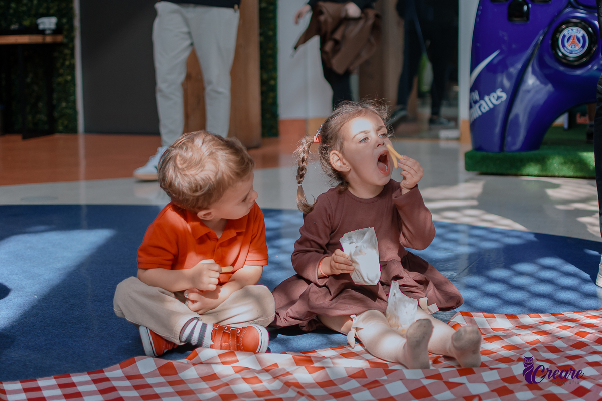 fotografia de aniversário de 3 anos de menino. Decoração tema Patrulha canina. Fotógrafo. Festa em casa.