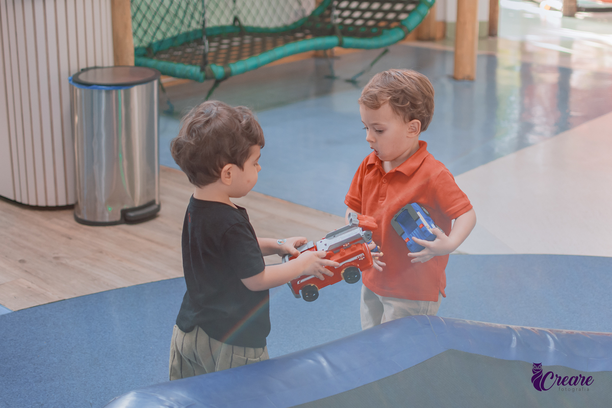 fotografia de aniversário de 3 anos de menino. Decoração tema Patrulha canina. Fotógrafo. Festa em casa.