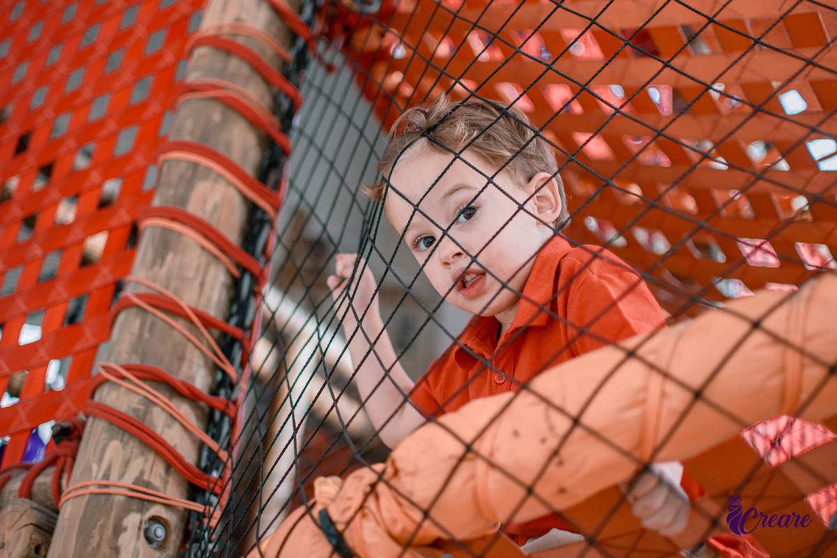 fotografia de aniversário de 3 anos de menino. Decoração tema Patrulha canina. Fotógrafo. Festa em casa.