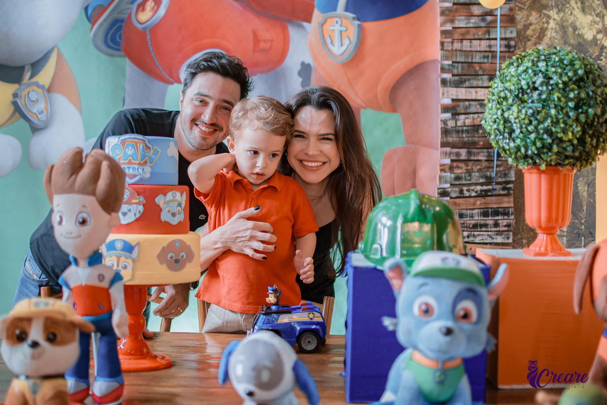 fotografia de aniversário de 3 anos de menino. Decoração tema Patrulha canina. Fotógrafo. Festa em casa.