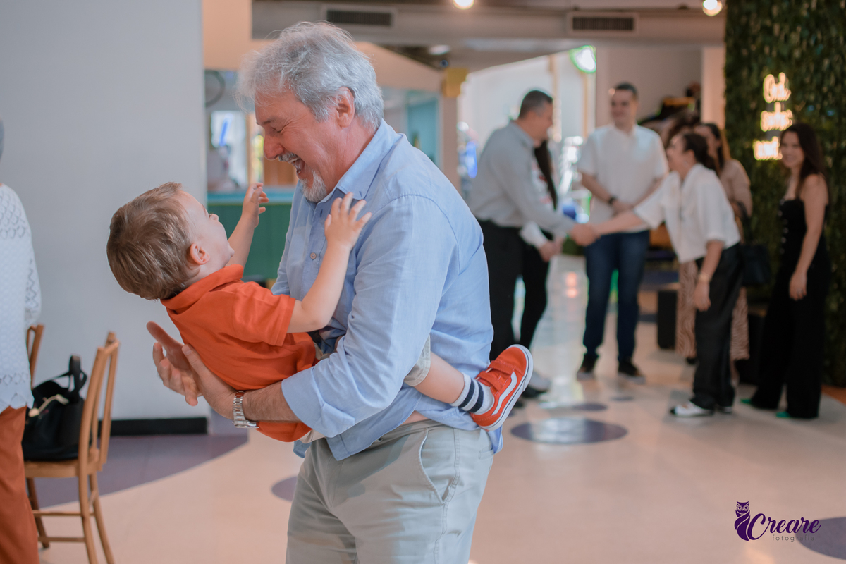 fotografia de aniversário de 3 anos de menino. Decoração tema Patrulha canina. Fotógrafo. Festa em casa.