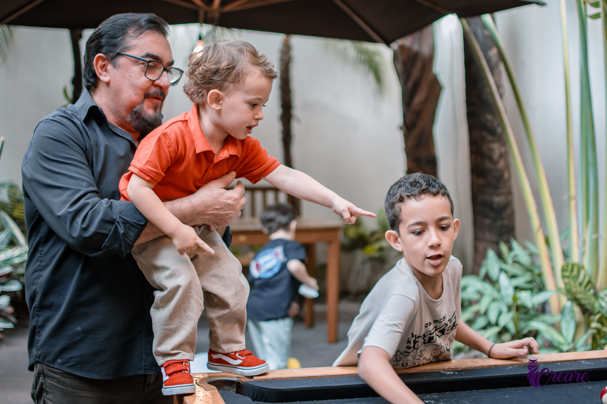 fotografia de aniversário de 3 anos de menino. Decoração tema Patrulha canina. Fotógrafo. Festa em casa.