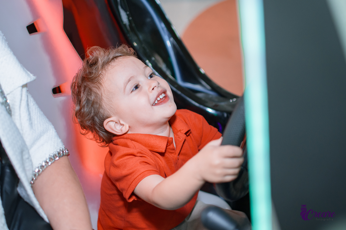fotografia de aniversário de 3 anos de menino. Decoração tema Patrulha canina. Fotógrafo. Festa em casa.
