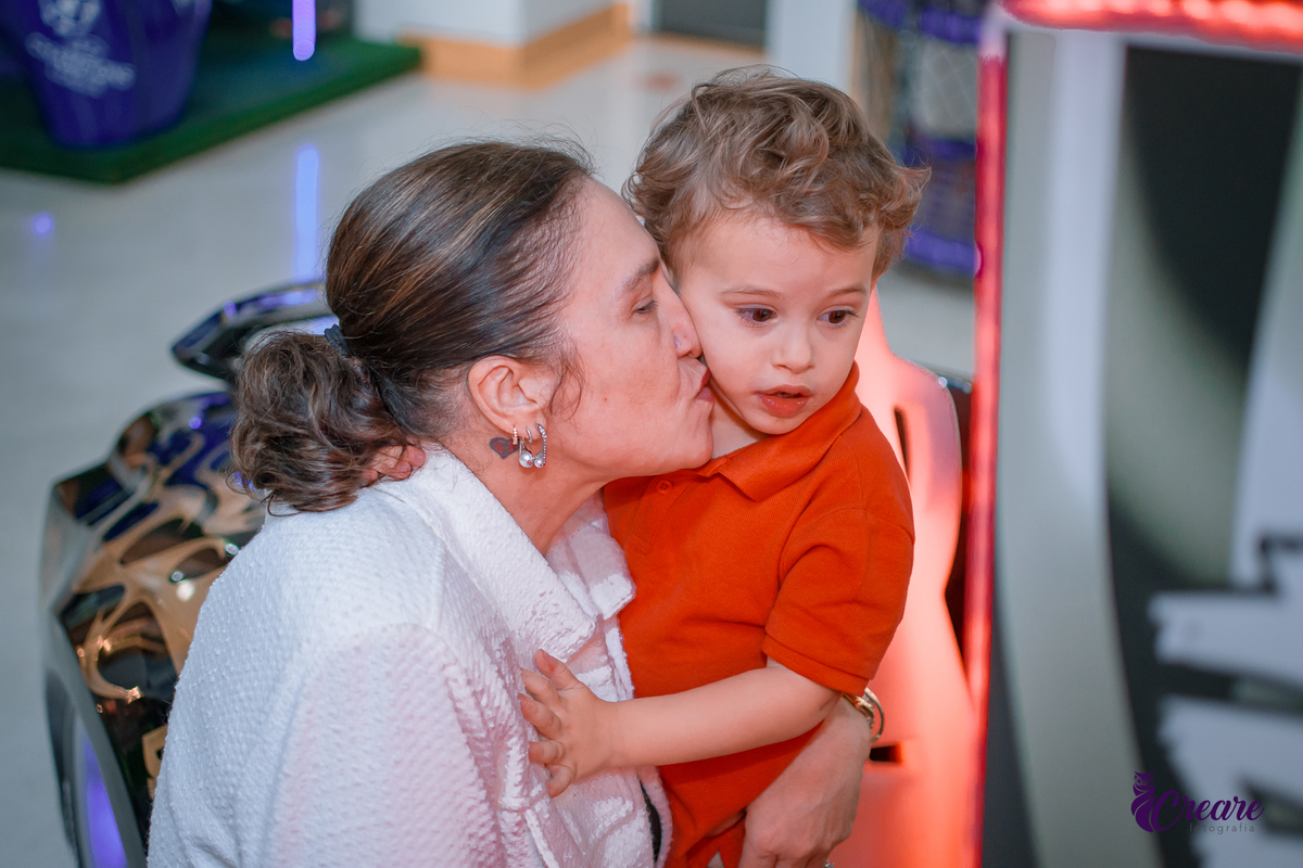 fotografia de aniversário de 3 anos de menino. Decoração tema Patrulha canina. Fotógrafo. Festa em casa.