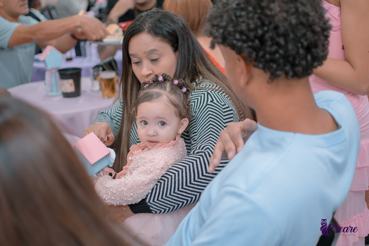 festa de aniversário de um aninho, aniversário de 1 ano, fotógrafo em Santo André, festa infantil, buffet Bumble bee, aniversário de menina de um ano.