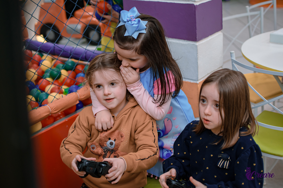 fotografia de aniversário infantil, festa de menina de 6 anos com tema lilo e Stitchi, fotógrafo em Ribeirão Pires, Buffet Dani e Bia festas kids.