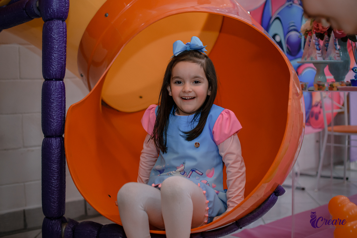 fotografia de aniversário infantil, festa de menina de 6 anos com tema lilo e Stitchi, fotógrafo em Ribeirão Pires, Buffet Dani e Bia festas kids.