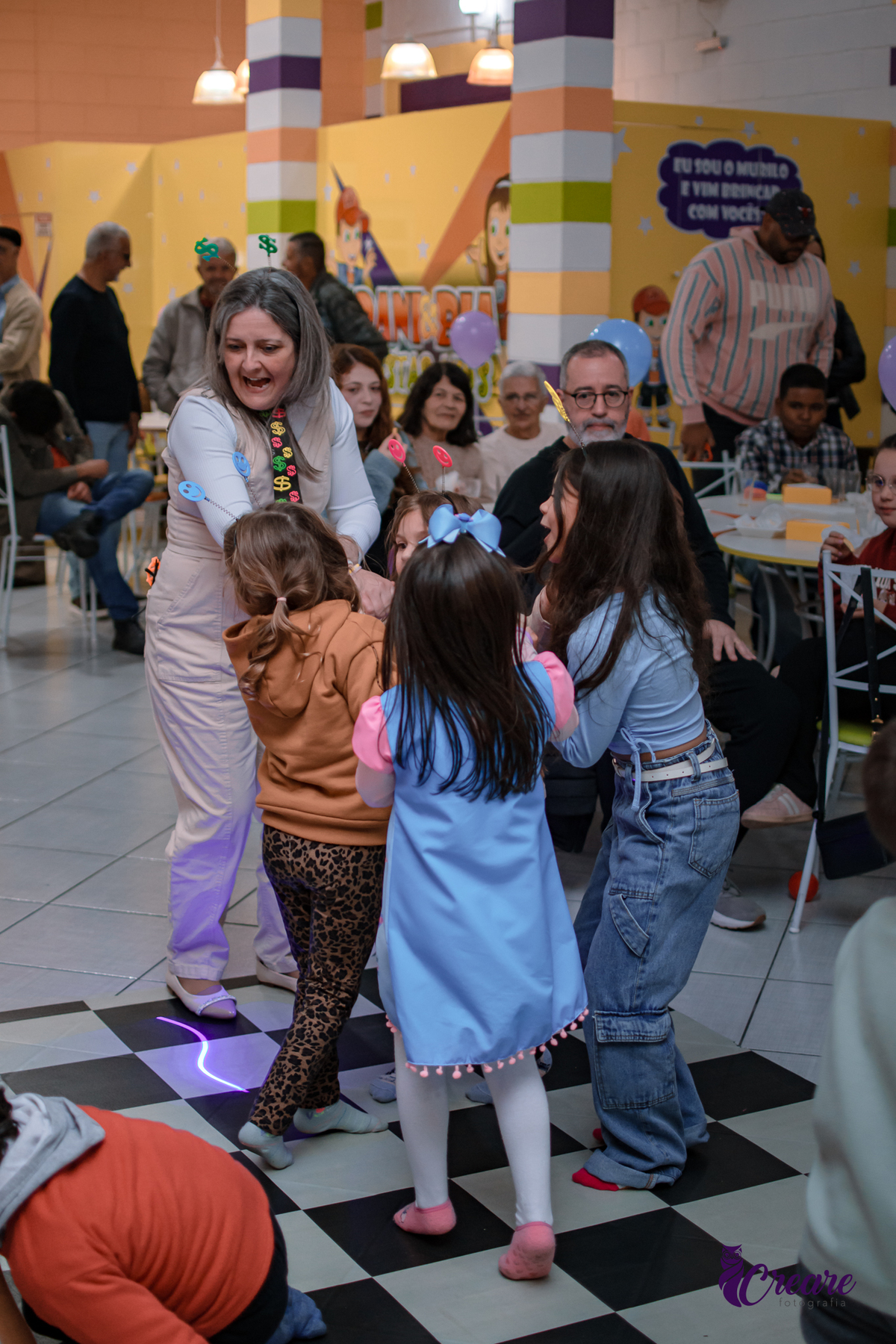 fotografia de aniversário infantil, festa de menina de 6 anos com tema lilo e Stitchi, fotógrafo em Ribeirão Pires, Buffet Dani e Bia festas kids.