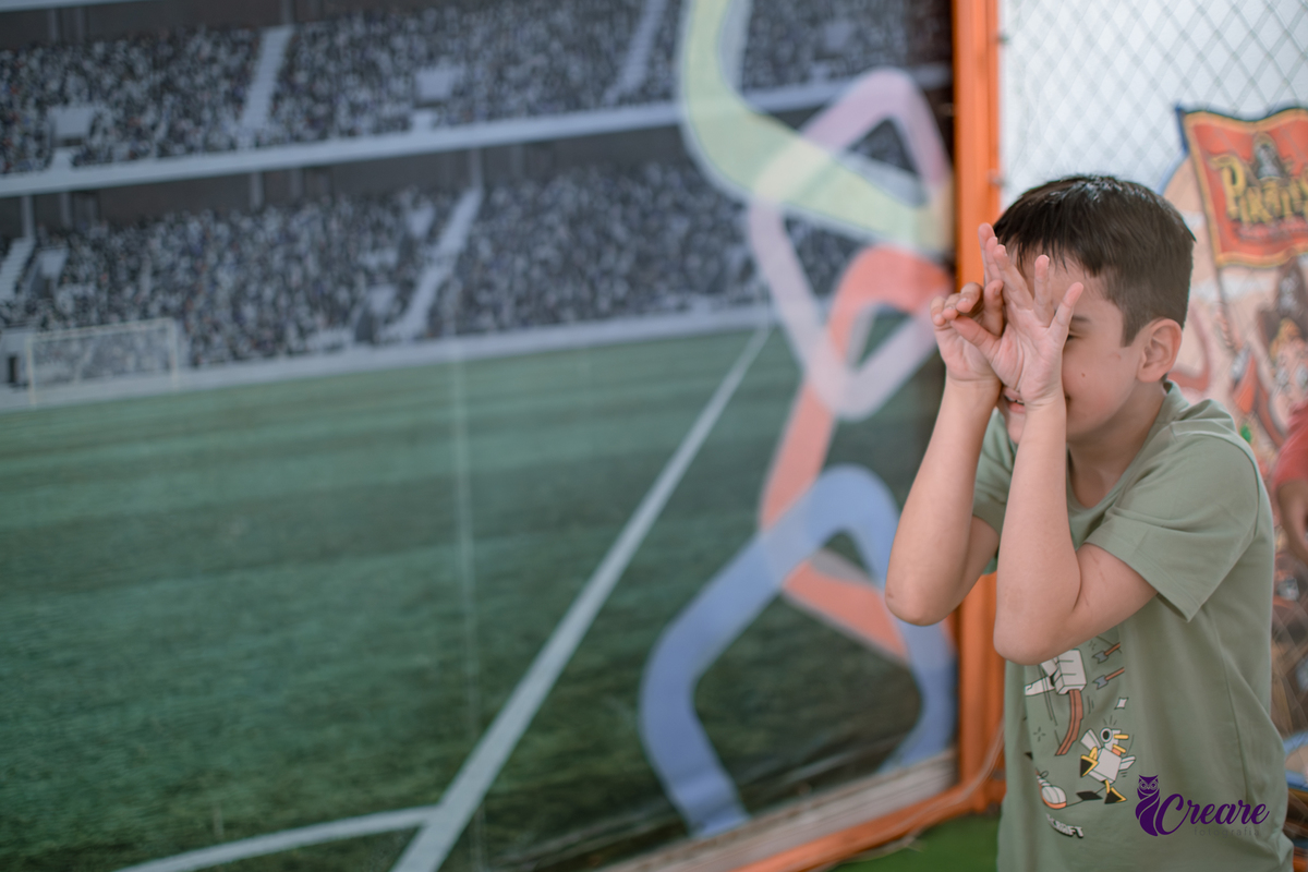 Aniversário infantil de menino de 9 anos, decoração tema minecrafit. Fotografia de festa infantil, buffet Megauê, fotógrafo em Santo André.