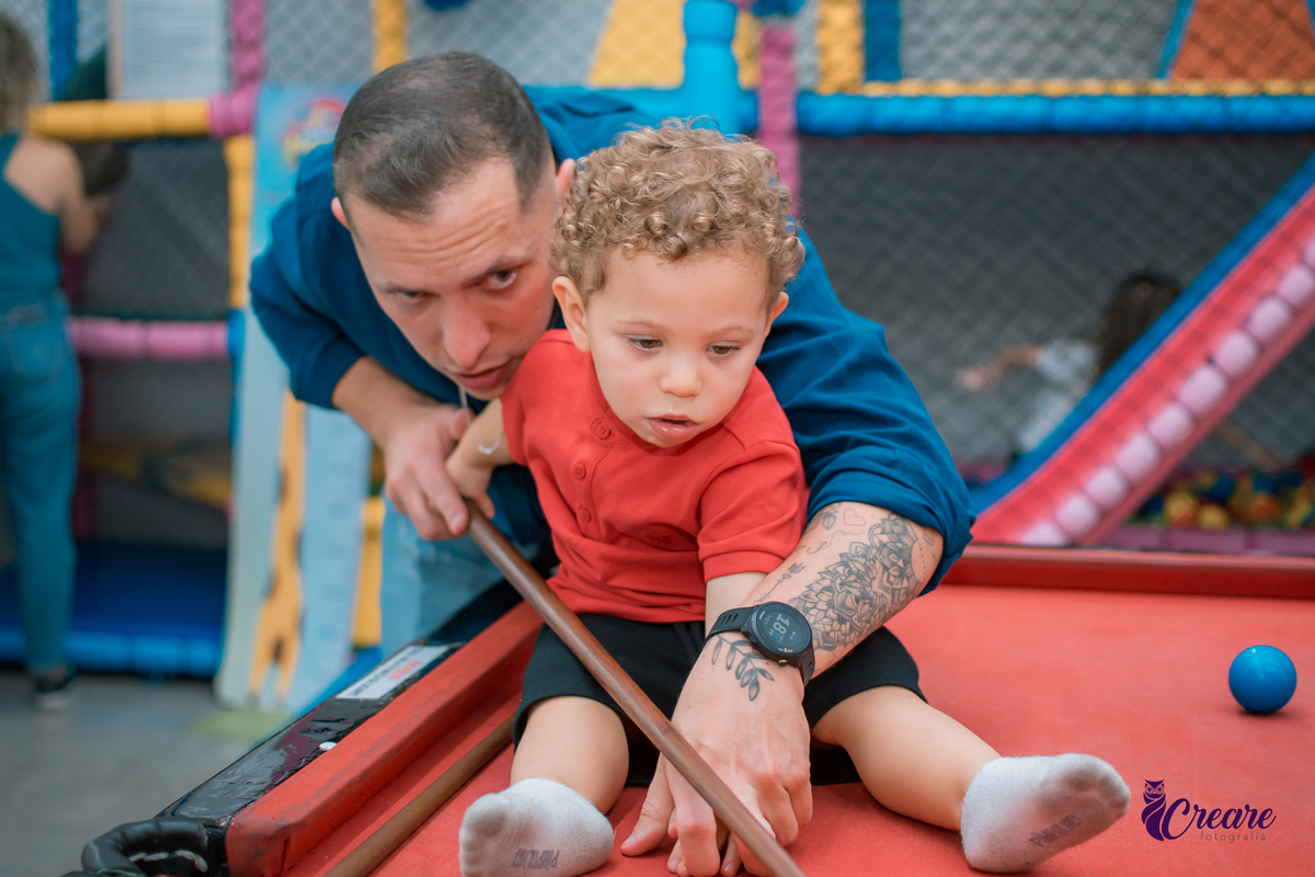 fotografia de aniversário de 2 anos com tema Homem Aranha, fotógrafo em Santo André. Festa em casa.