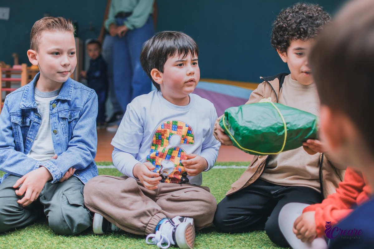 fotografia de festa infantil, aniversário de 6 anos no espaço family haven. Fotógrafo em Mauá, fotógrafo no ABC Paulista, fotógrafo de festa infantil em Santo André. Decoração de festa infantil tema Lego.
