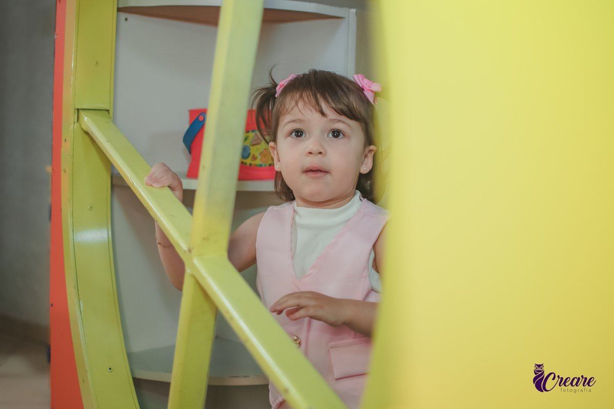 festa de aniversário infantil de menina de 3 anos, com tema Princesas no Buffet Algodão doce em Santo André, fotógrafo em Santo André.