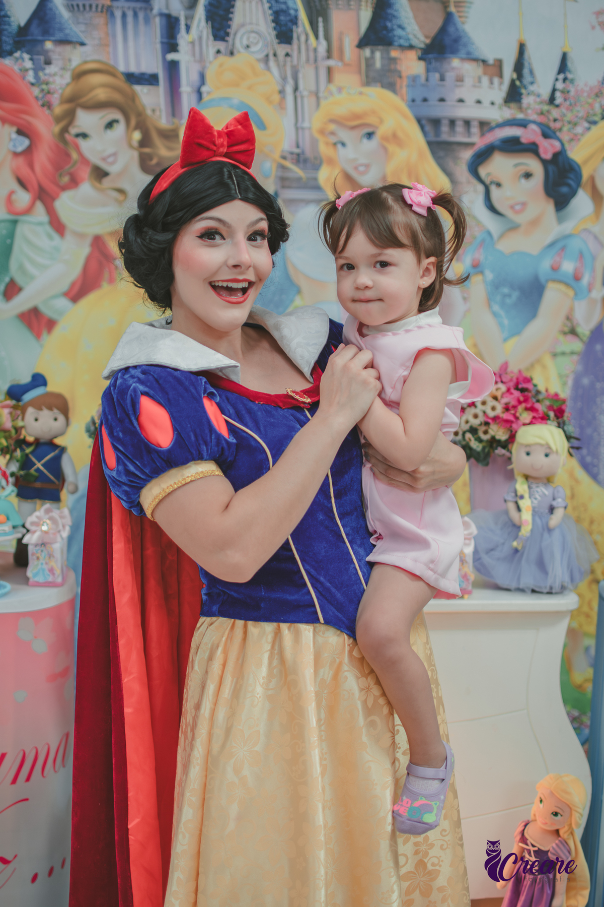 festa de aniversário infantil de menina de 3 anos, com tema Princesas no Buffet Algodão doce em Santo André, fotógrafo em Santo André.