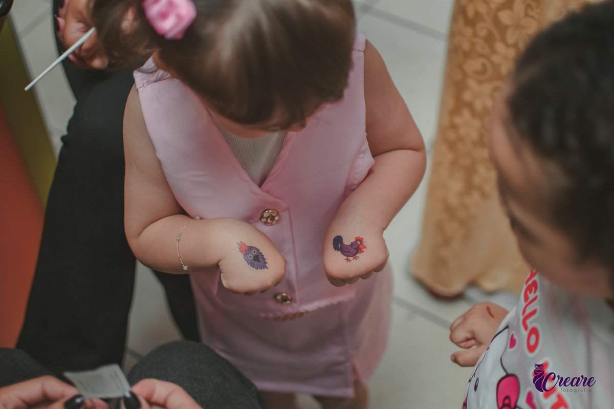 festa de aniversário infantil de menina de 3 anos, com tema Princesas no Buffet Algodão doce em Santo André, fotógrafo em Santo André.