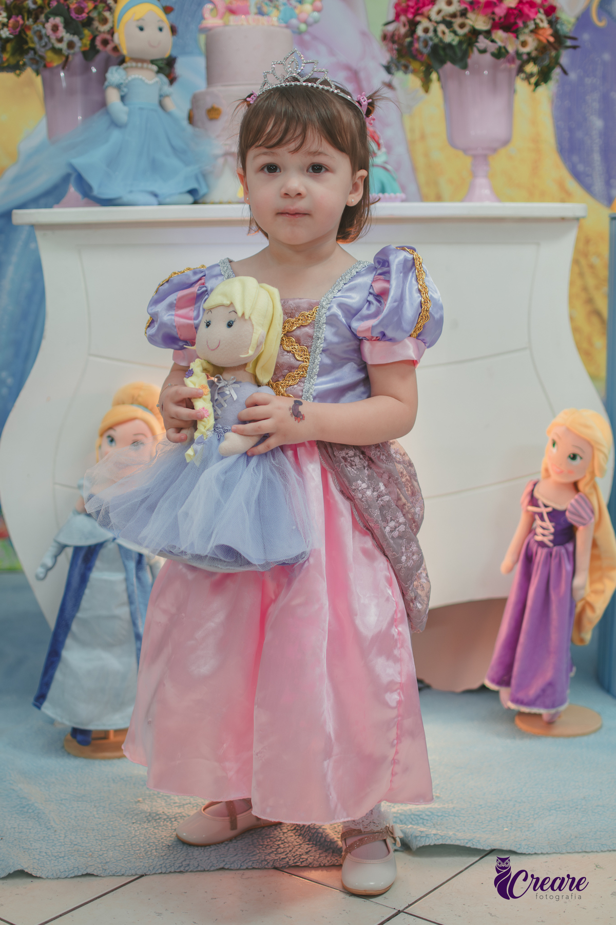 festa de aniversário infantil de menina de 3 anos, com tema Princesas no Buffet Algodão doce em Santo André, fotógrafo em Santo André.