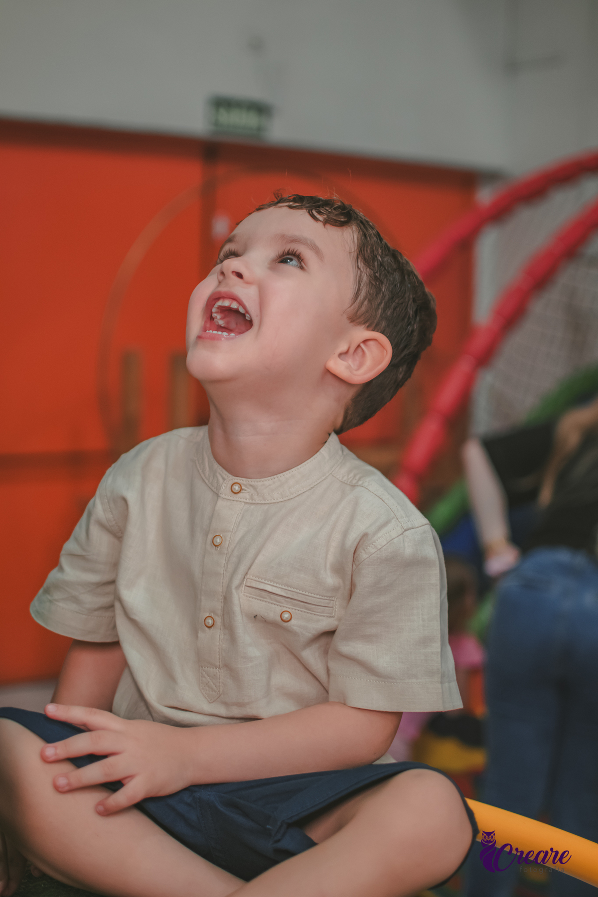 fotografia de aniversário infantil, festa de menino de quatro anos com tema Venom, festa infantil realizada no Buffet Ooop's em Santo André. Fotógrafo em Santo André.