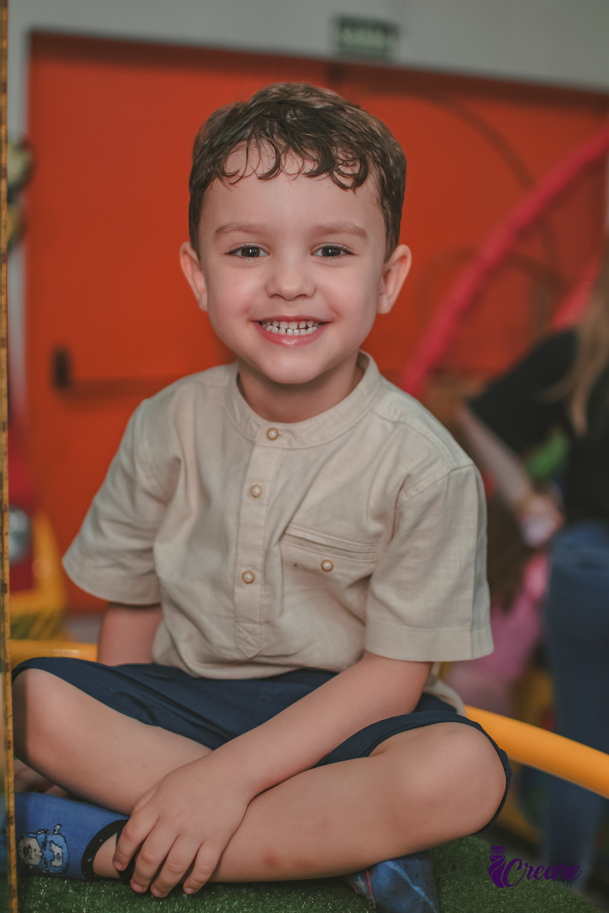 fotografia de aniversário infantil, festa de menino de quatro anos com tema Venom, festa infantil realizada no Buffet Ooop's em Santo André. Fotógrafo em Santo André.