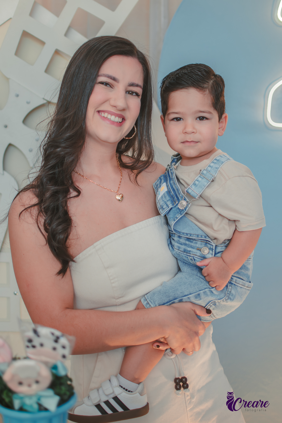 fotografia de aniversário de 2 anos, com decoração fazendinha, no buffet TIc Tac em Mauá. Fotógrafo em Mauá.