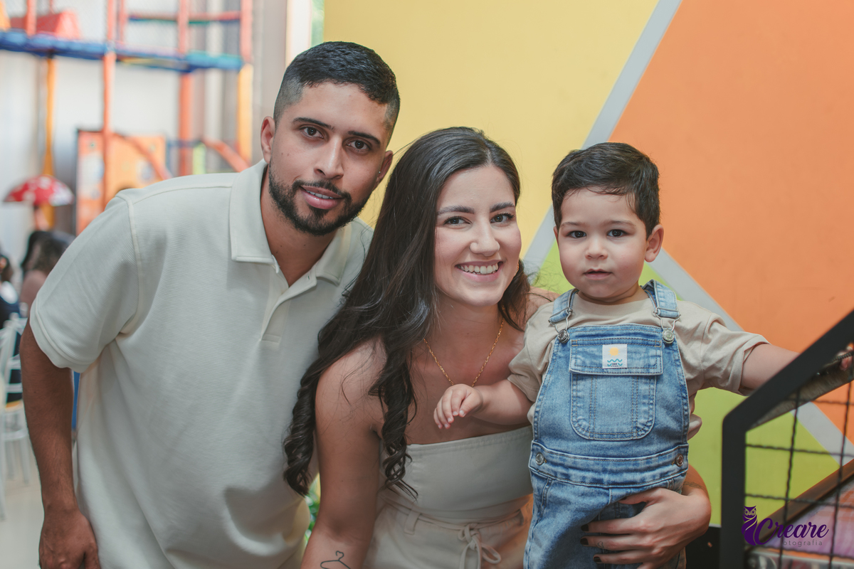fotografia de aniversário de 2 anos, com decoração fazendinha, no buffet TIc Tac em Mauá. Fotógrafo em Mauá.