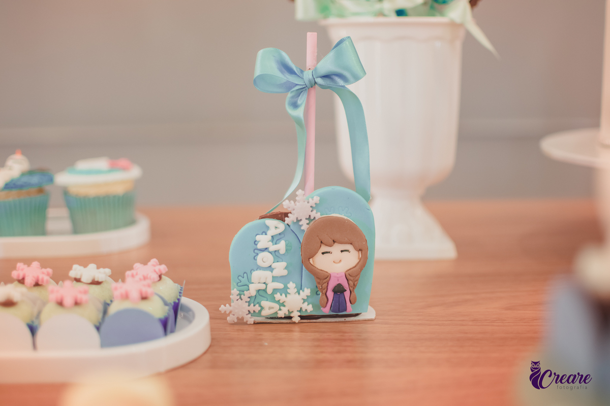 festa dde aniversário de menina de 4 anos com tema frozen, aniversário infantil no Playcenter Family - Shopping Grand Plaza, fotógrafo em Santo André. fotógrafo de aniversário infantil, festa de aniversário infantil.