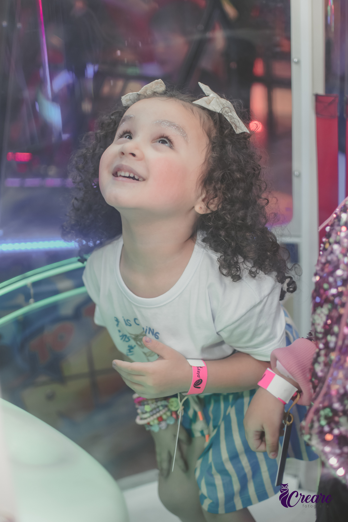 festa dde aniversário de menina de 4 anos com tema frozen, aniversário infantil no Playcenter Family - Shopping Grand Plaza, fotógrafo em Santo André. fotógrafo de aniversário infantil, festa de aniversário infantil.