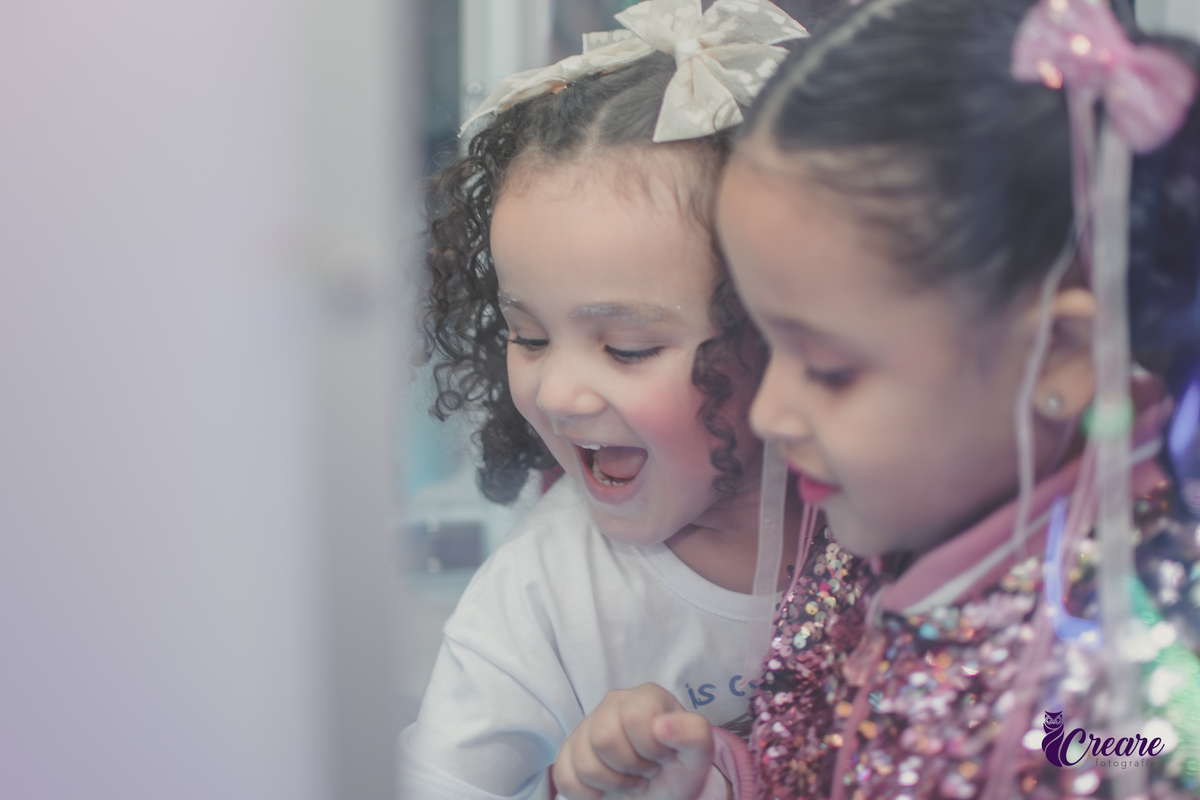 festa dde aniversário de menina de 4 anos com tema frozen, aniversário infantil no Playcenter Family - Shopping Grand Plaza, fotógrafo em Santo André. fotógrafo de aniversário infantil, festa de aniversário infantil.