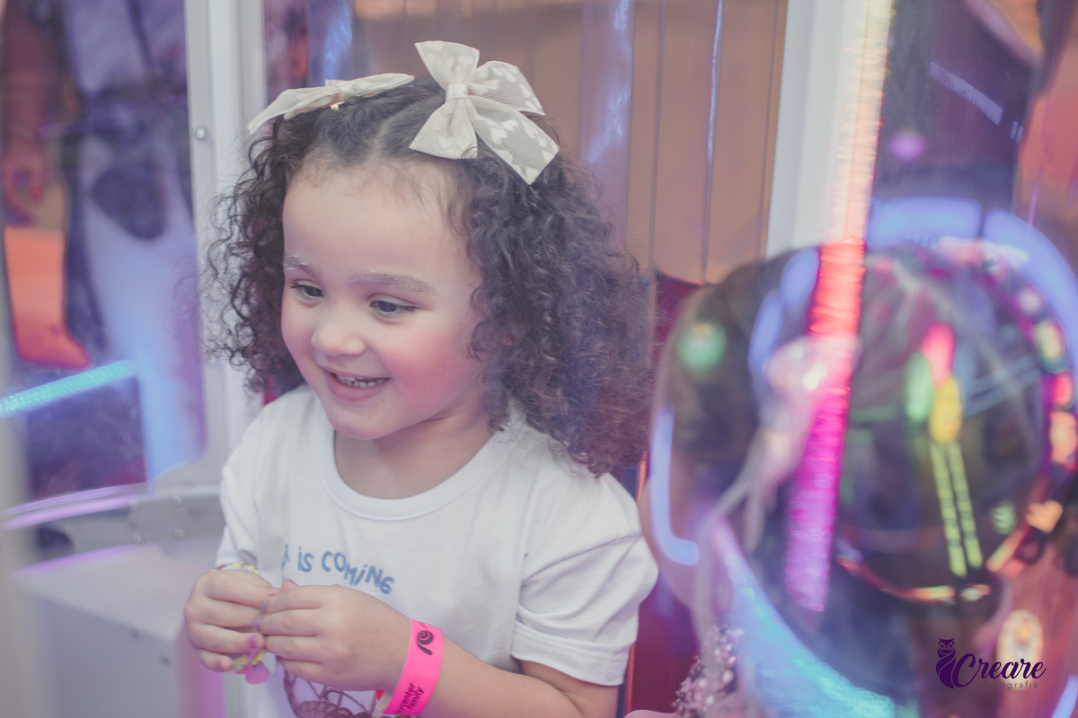 festa dde aniversário de menina de 4 anos com tema frozen, aniversário infantil no Playcenter Family - Shopping Grand Plaza, fotógrafo em Santo André. fotógrafo de aniversário infantil, festa de aniversário infantil.