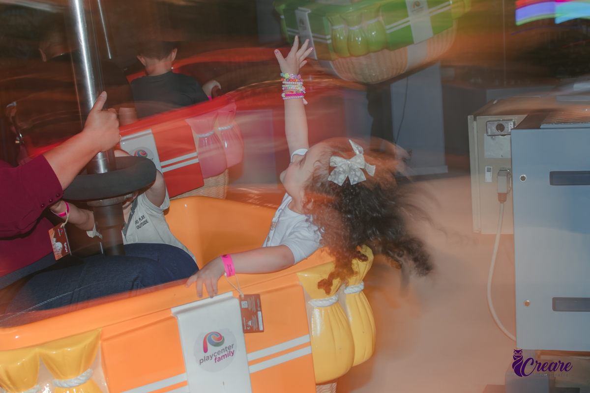 festa dde aniversário de menina de 4 anos com tema frozen, aniversário infantil no Playcenter Family - Shopping Grand Plaza, fotógrafo em Santo André. fotógrafo de aniversário infantil, festa de aniversário infantil.