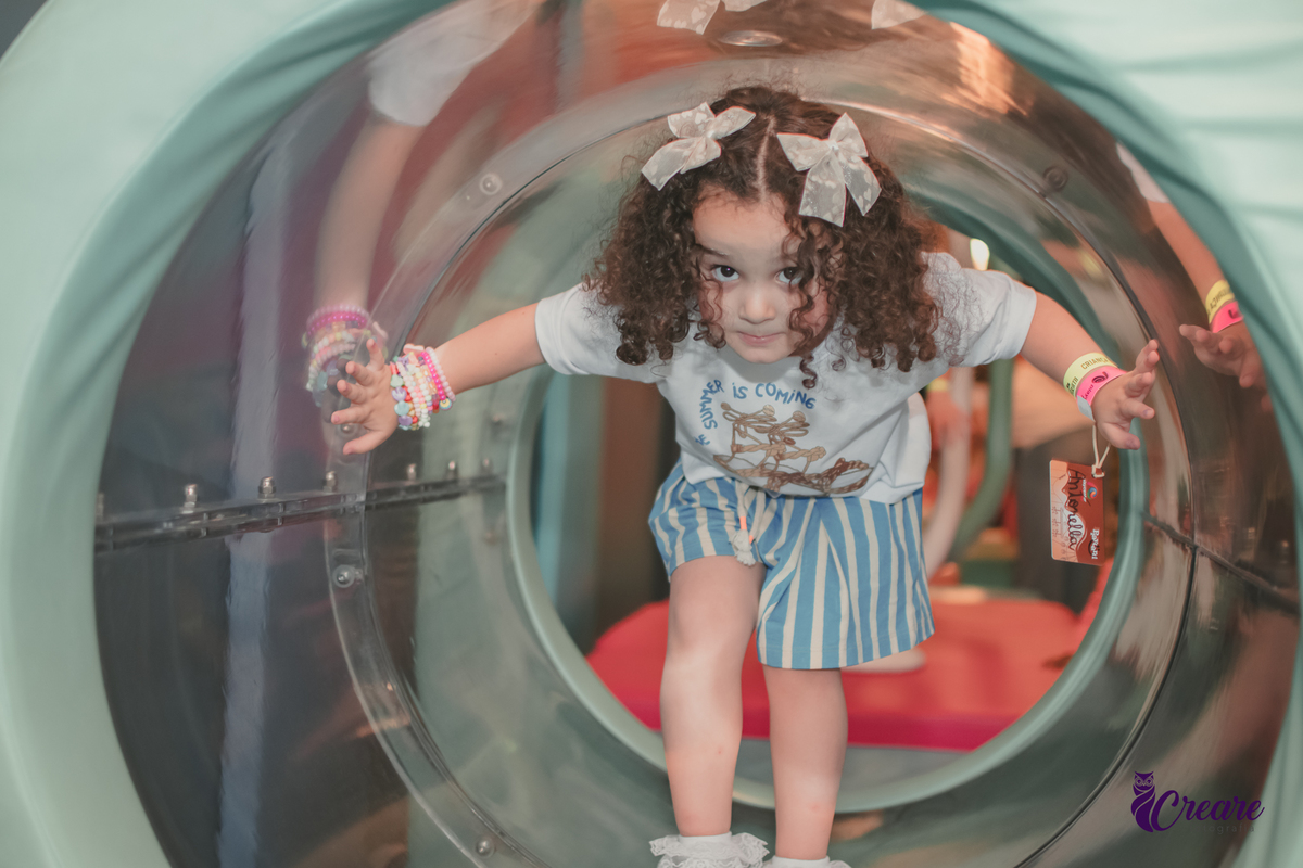 festa dde aniversário de menina de 4 anos com tema frozen, aniversário infantil no Playcenter Family - Shopping Grand Plaza, fotógrafo em Santo André. fotógrafo de aniversário infantil, festa de aniversário infantil.