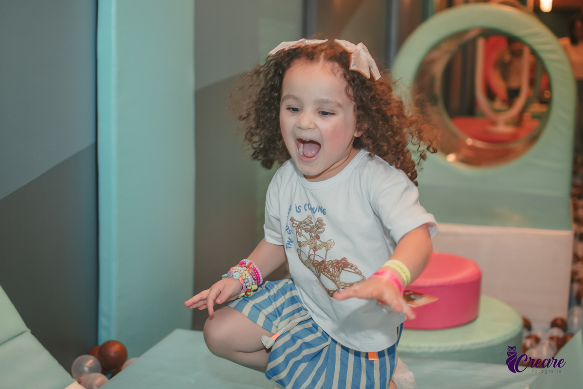 festa dde aniversário de menina de 4 anos com tema frozen, aniversário infantil no Playcenter Family - Shopping Grand Plaza, fotógrafo em Santo André. fotógrafo de aniversário infantil, festa de aniversário infantil.