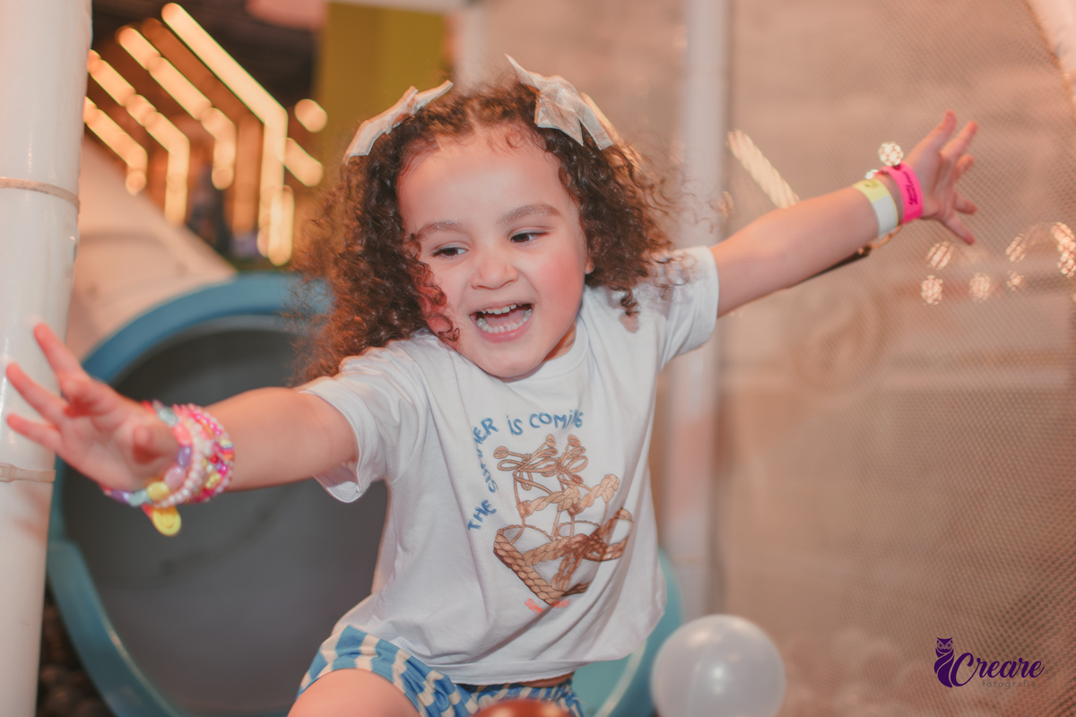 festa dde aniversário de menina de 4 anos com tema frozen, aniversário infantil no Playcenter Family - Shopping Grand Plaza, fotógrafo em Santo André. fotógrafo de aniversário infantil, festa de aniversário infantil.