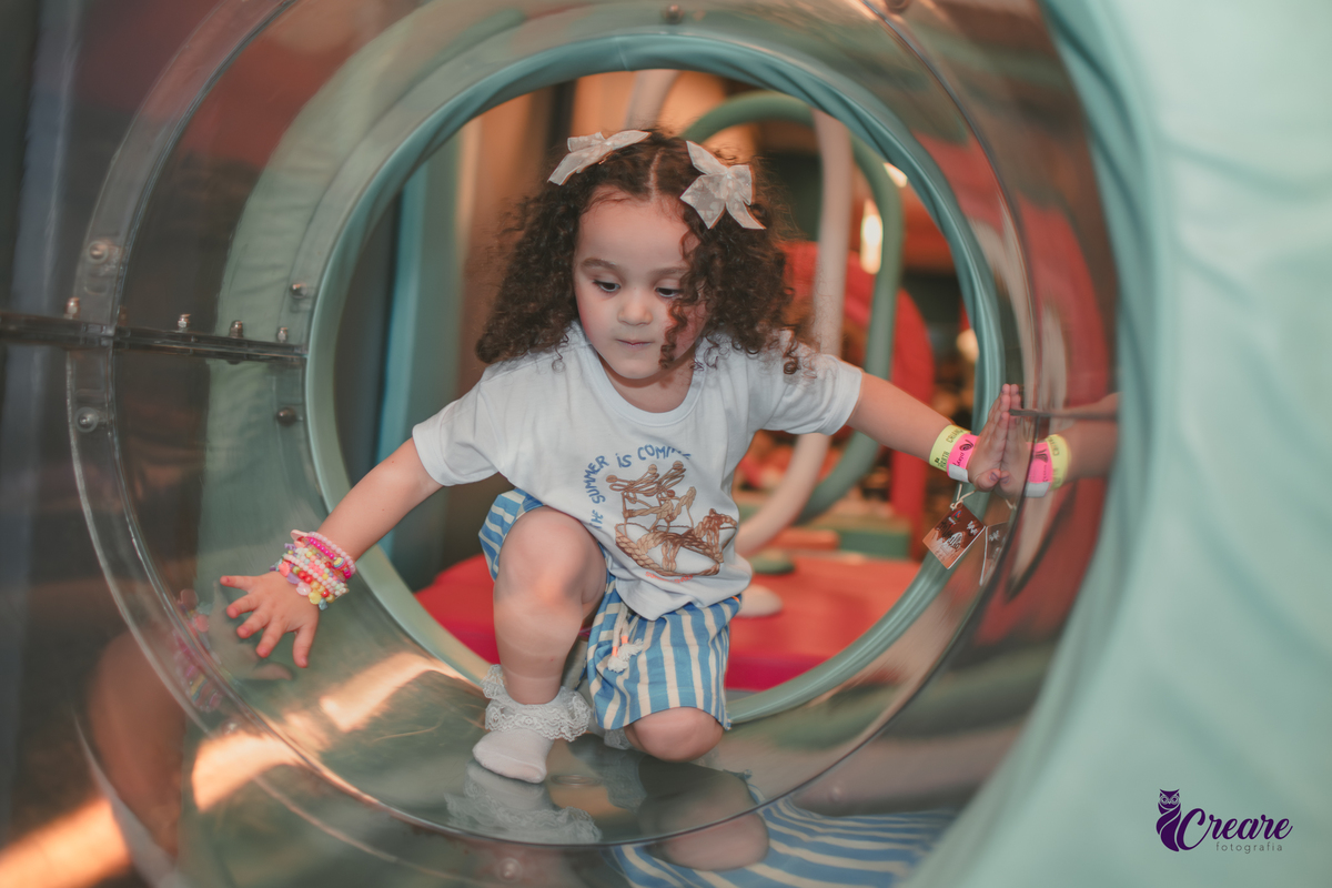festa dde aniversário de menina de 4 anos com tema frozen, aniversário infantil no Playcenter Family - Shopping Grand Plaza, fotógrafo em Santo André. fotógrafo de aniversário infantil, festa de aniversário infantil.