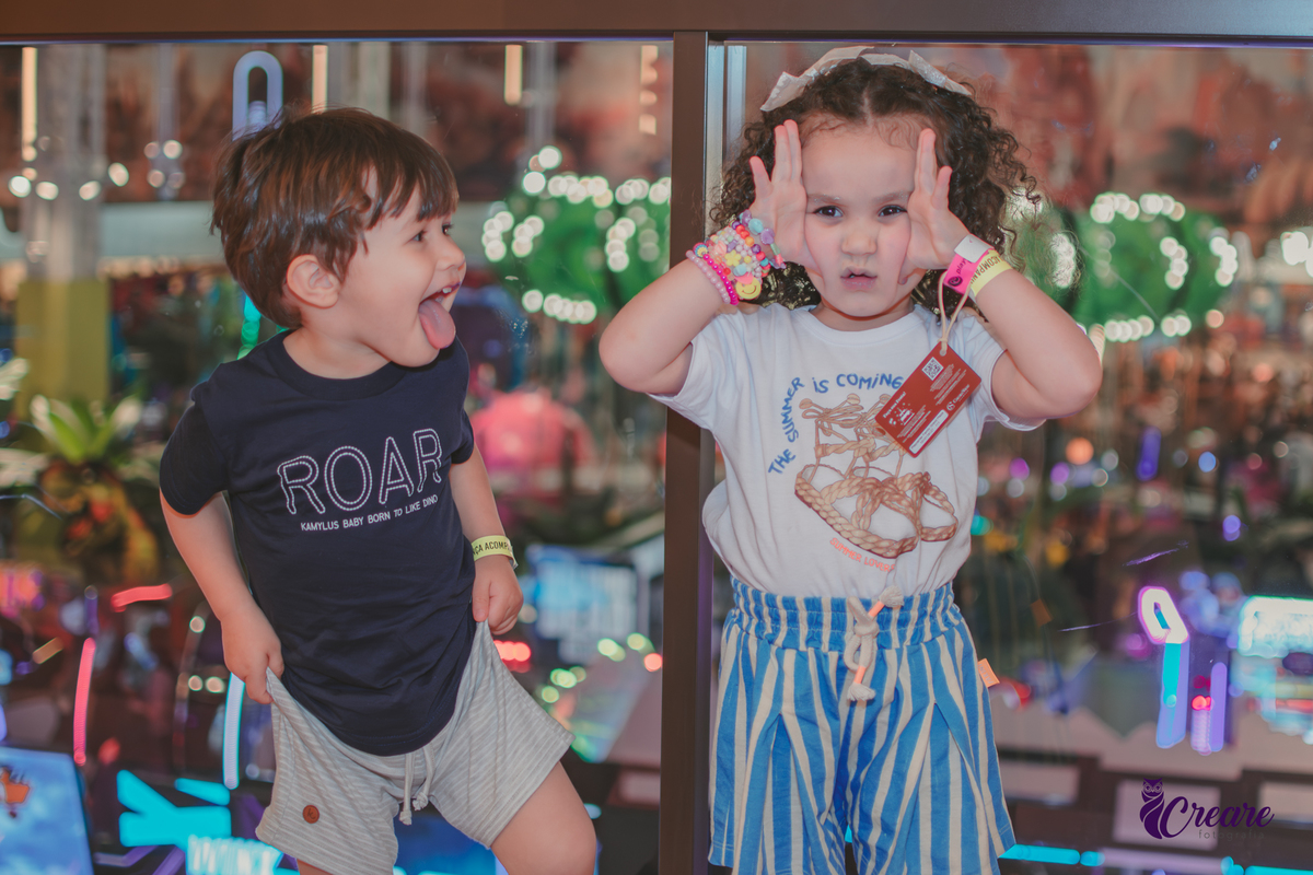 festa dde aniversário de menina de 4 anos com tema frozen, aniversário infantil no Playcenter Family - Shopping Grand Plaza, fotógrafo em Santo André. fotógrafo de aniversário infantil, festa de aniversário infantil.