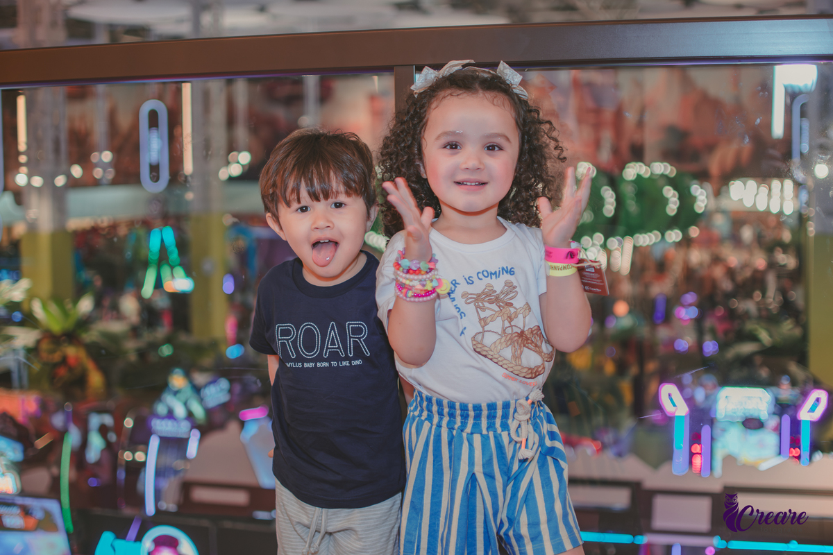 festa dde aniversário de menina de 4 anos com tema frozen, aniversário infantil no Playcenter Family - Shopping Grand Plaza, fotógrafo em Santo André. fotógrafo de aniversário infantil, festa de aniversário infantil.