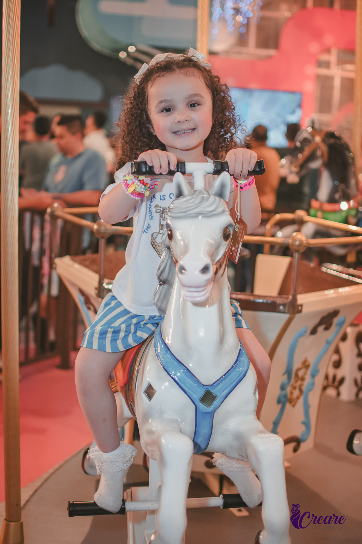 festa dde aniversário de menina de 4 anos com tema frozen, aniversário infantil no Playcenter Family - Shopping Grand Plaza, fotógrafo em Santo André. fotógrafo de aniversário infantil, festa de aniversário infantil.