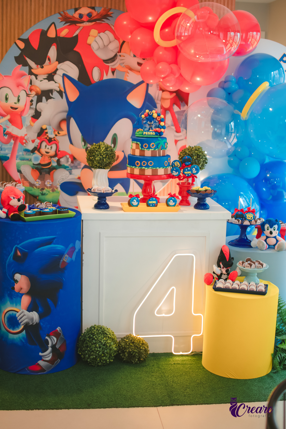 Aniversário de menino de 4 anos, festa infantil em São Bernardo do Campo. Decoração com tema Sonic, festa em casa.