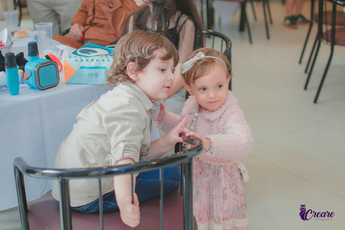 Aniversário de menino de 4 anos, festa infantil em São Bernardo do Campo. Decoração com tema Sonic, festa em casa.