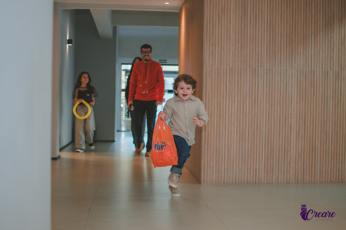 Aniversário de menino de 4 anos, festa infantil em São Bernardo do Campo. Decoração com tema Sonic, festa em casa.
