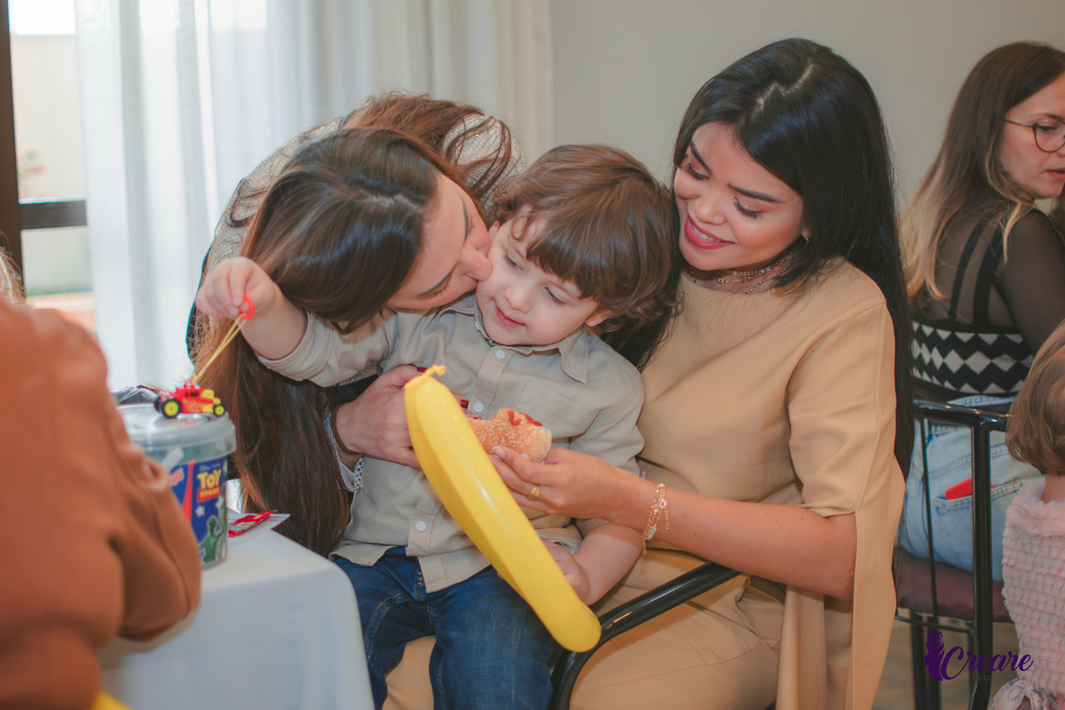 Aniversário de menino de 4 anos, festa infantil em São Bernardo do Campo. Decoração com tema Sonic, festa em casa.