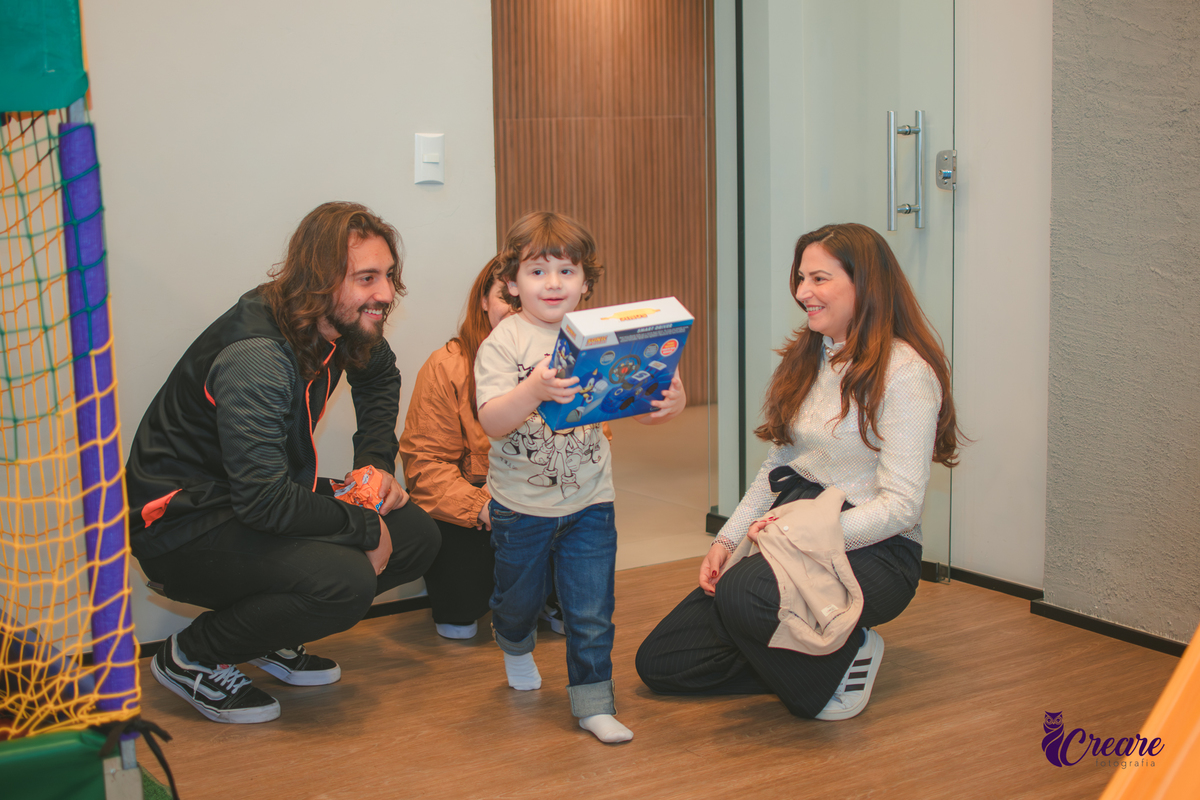 Aniversário de menino de 4 anos, festa infantil em São Bernardo do Campo. Decoração com tema Sonic, festa em casa.