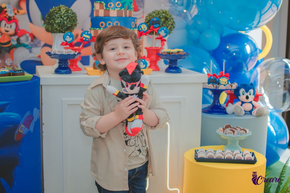 Aniversário de menino de 4 anos, festa infantil em São Bernardo do Campo. Decoração com tema Sonic, festa em casa.