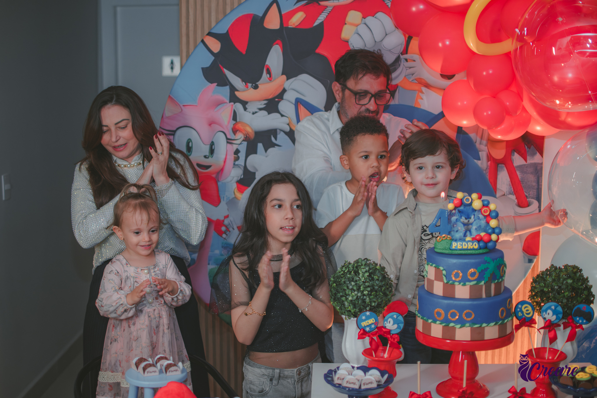 Aniversário de menino de 4 anos, festa infantil em São Bernardo do Campo. Decoração com tema Sonic, festa em casa.