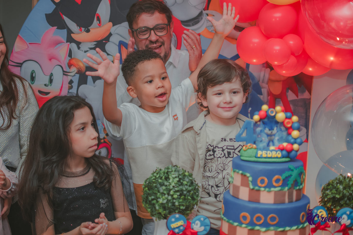 Aniversário de menino de 4 anos, festa infantil em São Bernardo do Campo. Decoração com tema Sonic, festa em casa.