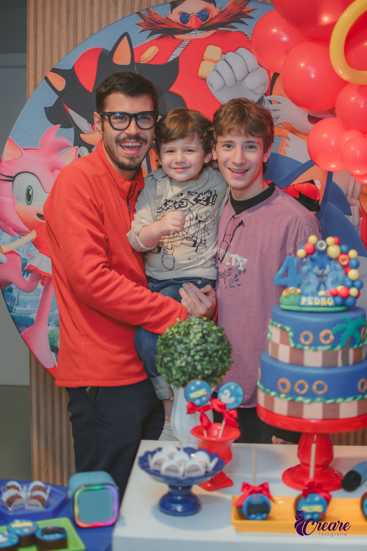 Aniversário de menino de 4 anos, festa infantil em São Bernardo do Campo. Decoração com tema Sonic, festa em casa.