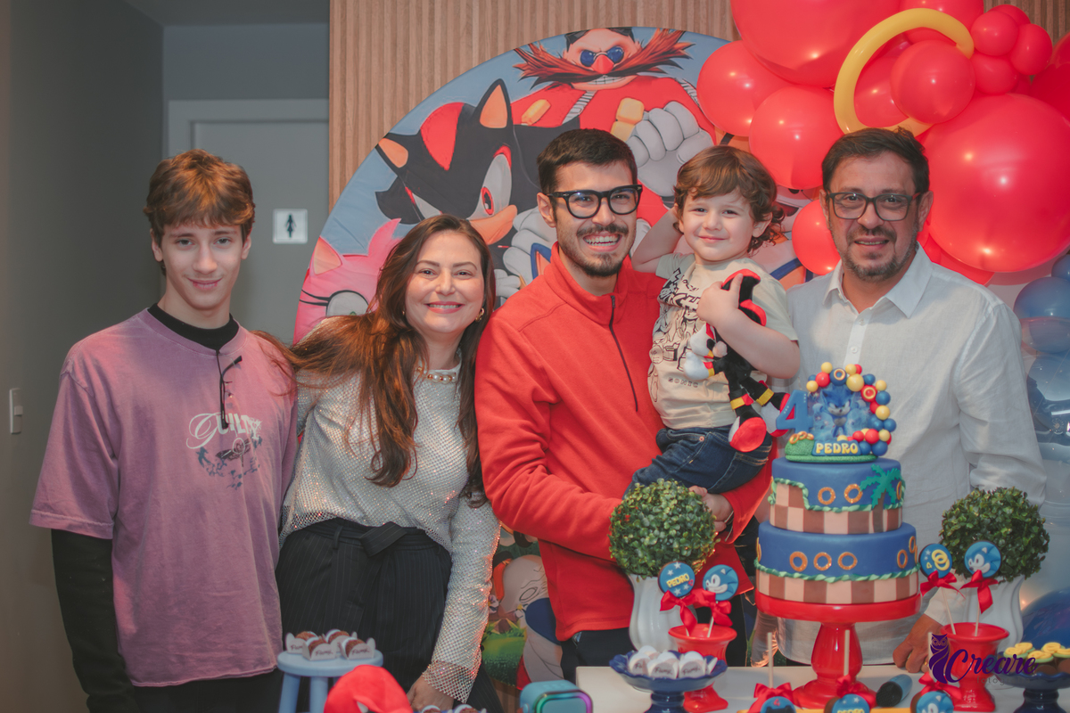 Aniversário de menino de 4 anos, festa infantil em São Bernardo do Campo. Decoração com tema Sonic, festa em casa.