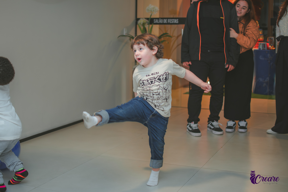 Aniversário de menino de 4 anos, festa infantil em São Bernardo do Campo. Decoração com tema Sonic, festa em casa.