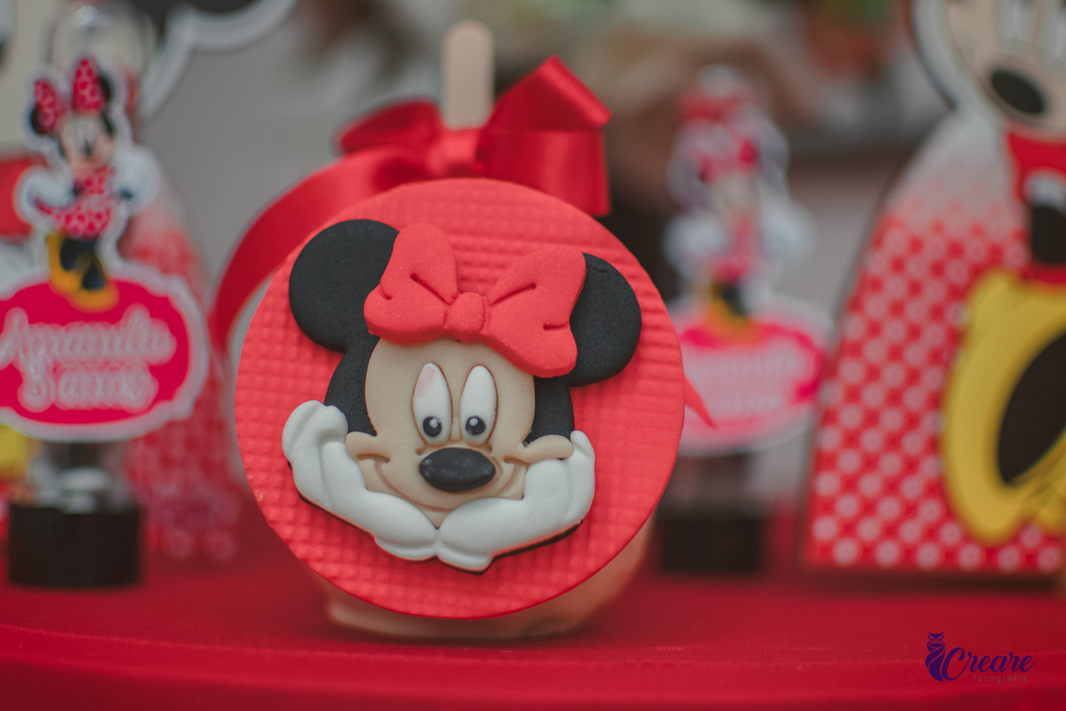 fotografia de aniversário de 3 anos com tema minnie, fotógrafo de festa infantil em São Bernardo do Campo.