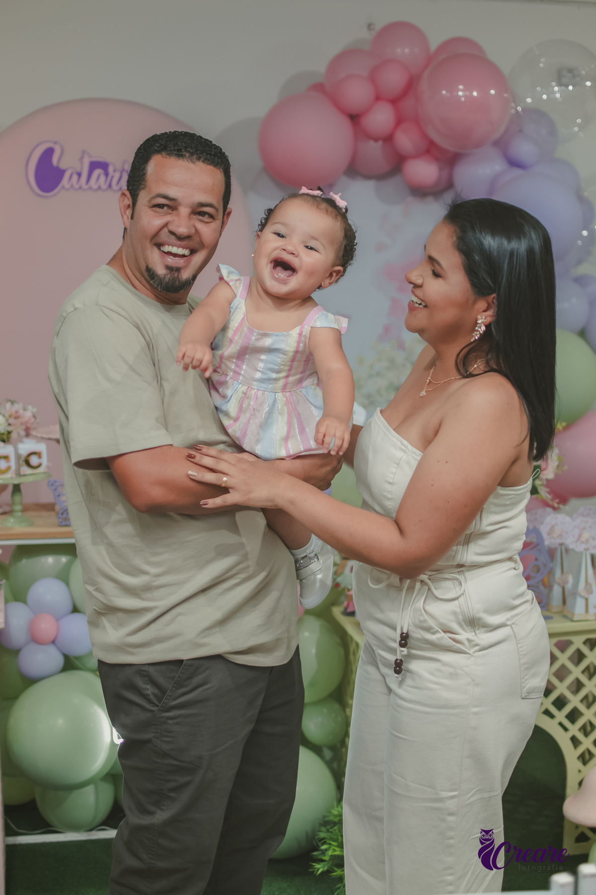 fotografia de aniversário de 1 aninho, festa com tema borboleta, aniversário de bebê de 1 ano, fotógrafo em Santo André.